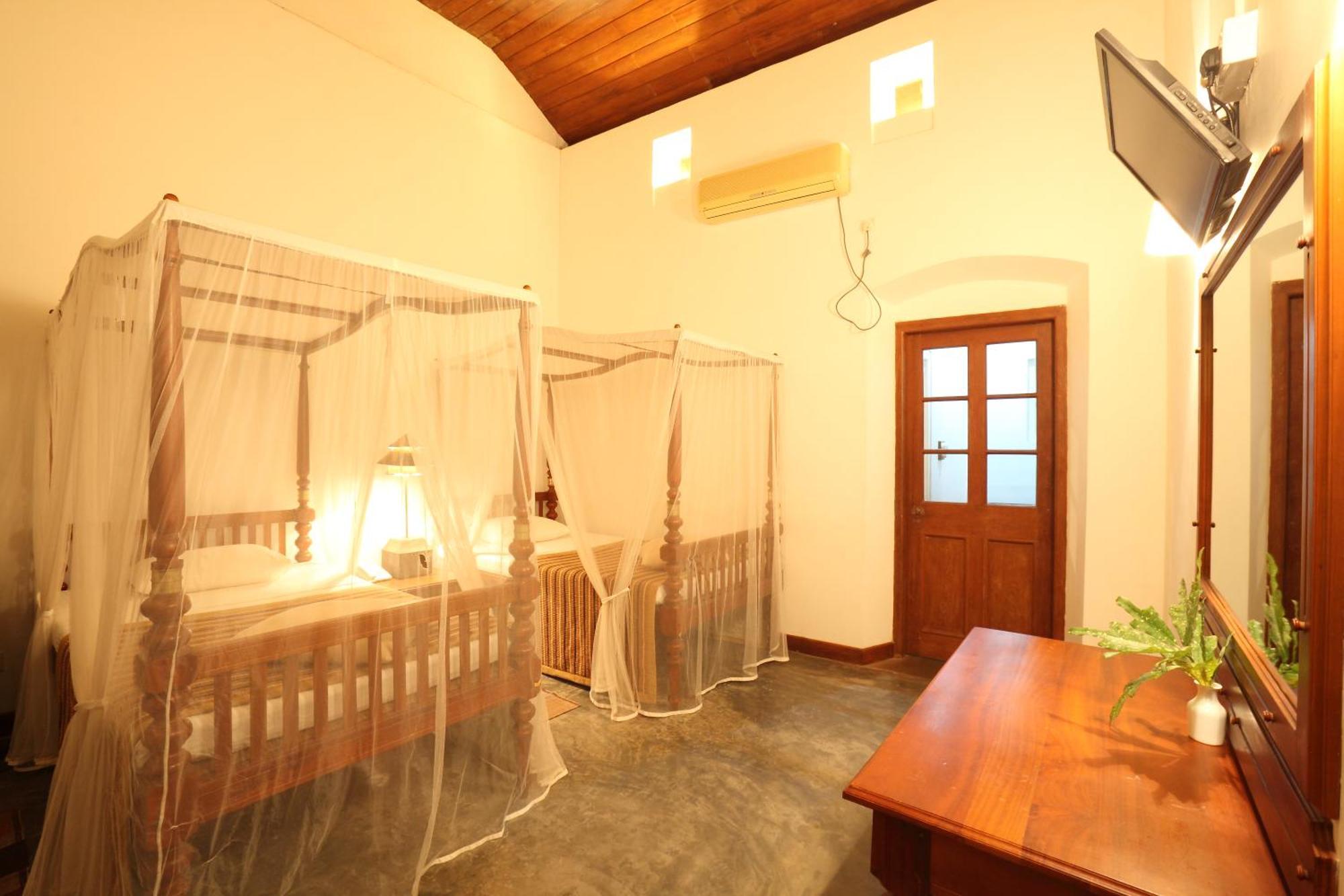 The Sanctuary At Tissawewa 호텔 아누라다푸라 외부 사진