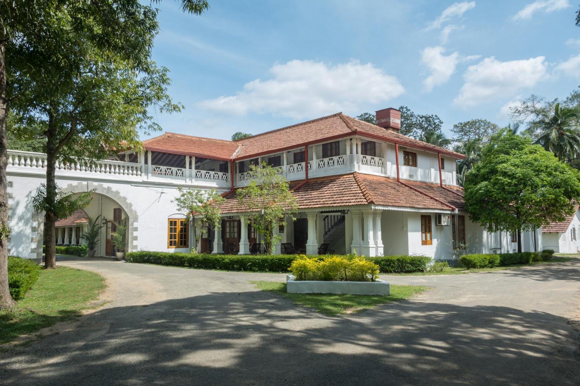 The Sanctuary At Tissawewa 호텔 아누라다푸라 외부 사진
